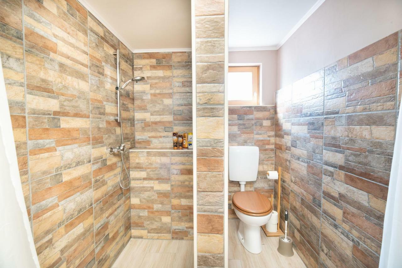 Guest House Pr' Cut Жировниця Екстер'єр фото